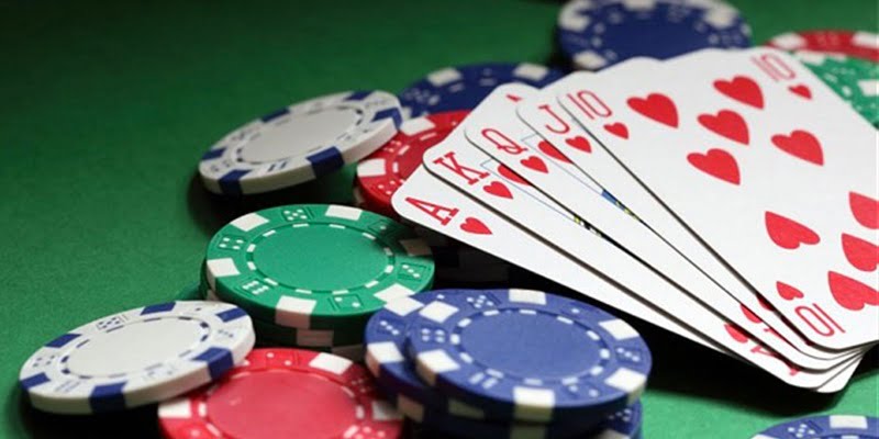 Quá trình tham gia chơi Poker trải qua nhiều vòng khác nhau